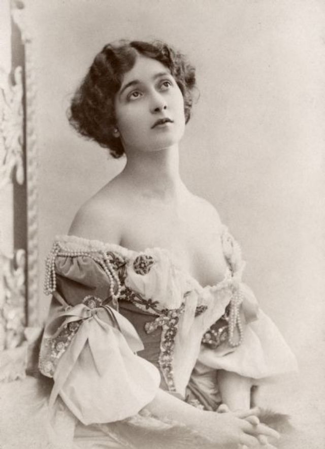 Quelques portraits de Lina Cavalieri, une des plus belles femmes du monde du début du XXème siècle quelques portraits de lina cavalieri une des plus belles femmes du monde du debut du xxeme siecle 18 quelques-portraits-de-lina-cavalieri-une-des-plus-belles-femmes-du-monde-du-debut-du-xxeme-siecle-18