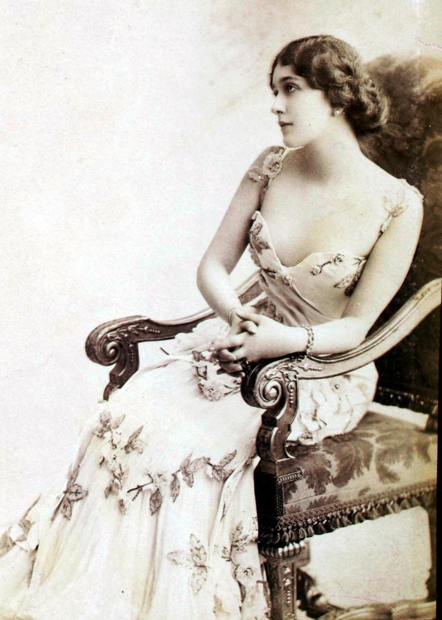 Quelques portraits de Lina Cavalieri, une des plus belles femmes du monde du début du XXème siècle quelques portraits de lina cavalieri une des plus belles femmes du monde du debut du xxeme siecle 25 quelques-portraits-de-lina-cavalieri-une-des-plus-belles-femmes-du-monde-du-debut-du-xxeme-siecle-25