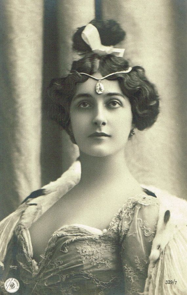 Quelques portraits de Lina Cavalieri, une des plus belles femmes du monde du début du XXème siècle quelques portraits de lina cavalieri une des plus belles femmes du monde du debut du xxeme siecle 7 quelques-portraits-de-lina-cavalieri-une-des-plus-belles-femmes-du-monde-du-debut-du-xxeme-siecle-7