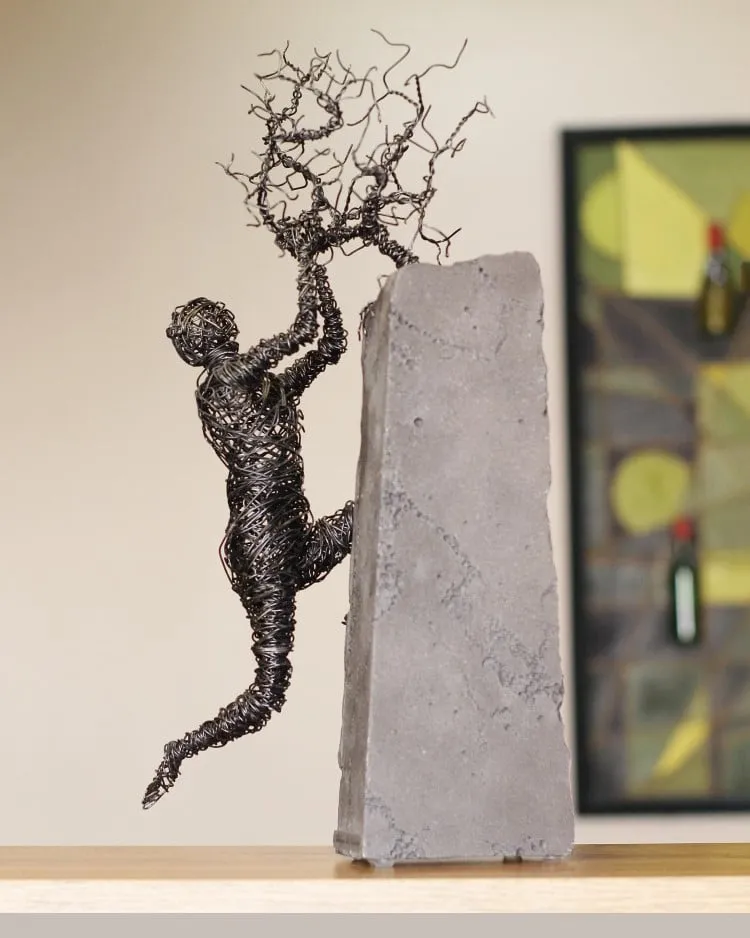 Des personnages en fil de fer poétiques par Karen Akhikyan des personnages en fil de fer poetiques par karen akhikyan 10 des-personnages-en-fil-de-fer-poetiques-par-karen-akhikyan-10