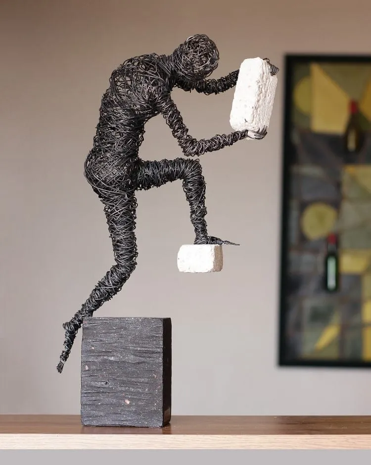 Des personnages en fil de fer poétiques par Karen Akhikyan des personnages en fil de fer poetiques par karen akhikyan 8 des-personnages-en-fil-de-fer-poetiques-par-karen-akhikyan-8