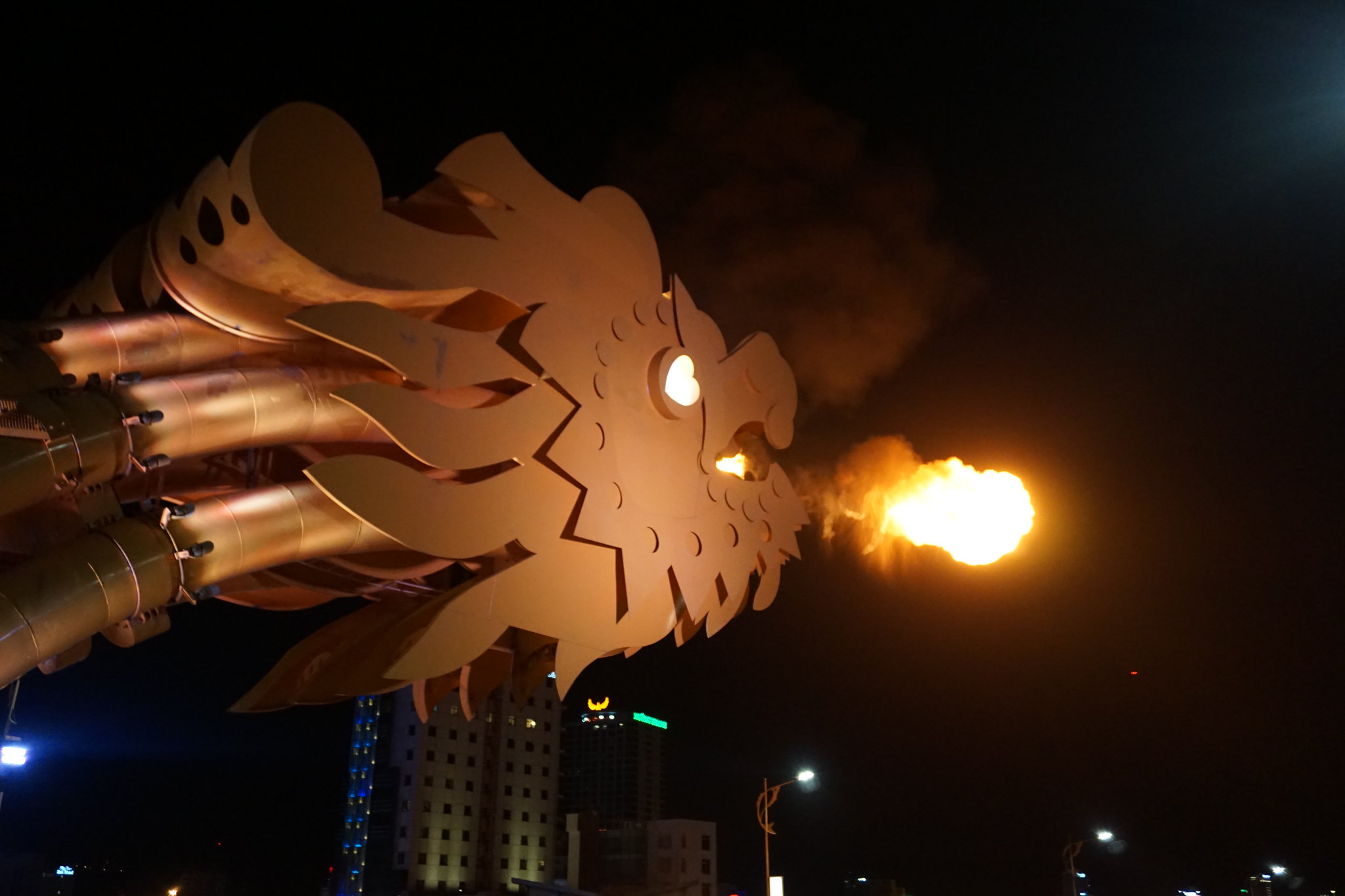 Le pont du dragon cracheur de feu de Da Nang le pont du dragon cracheur de feu de da nang vietnam 4 le-pont-du-dragon-cracheur-de-feu-de-da-nang-vietnam-4.