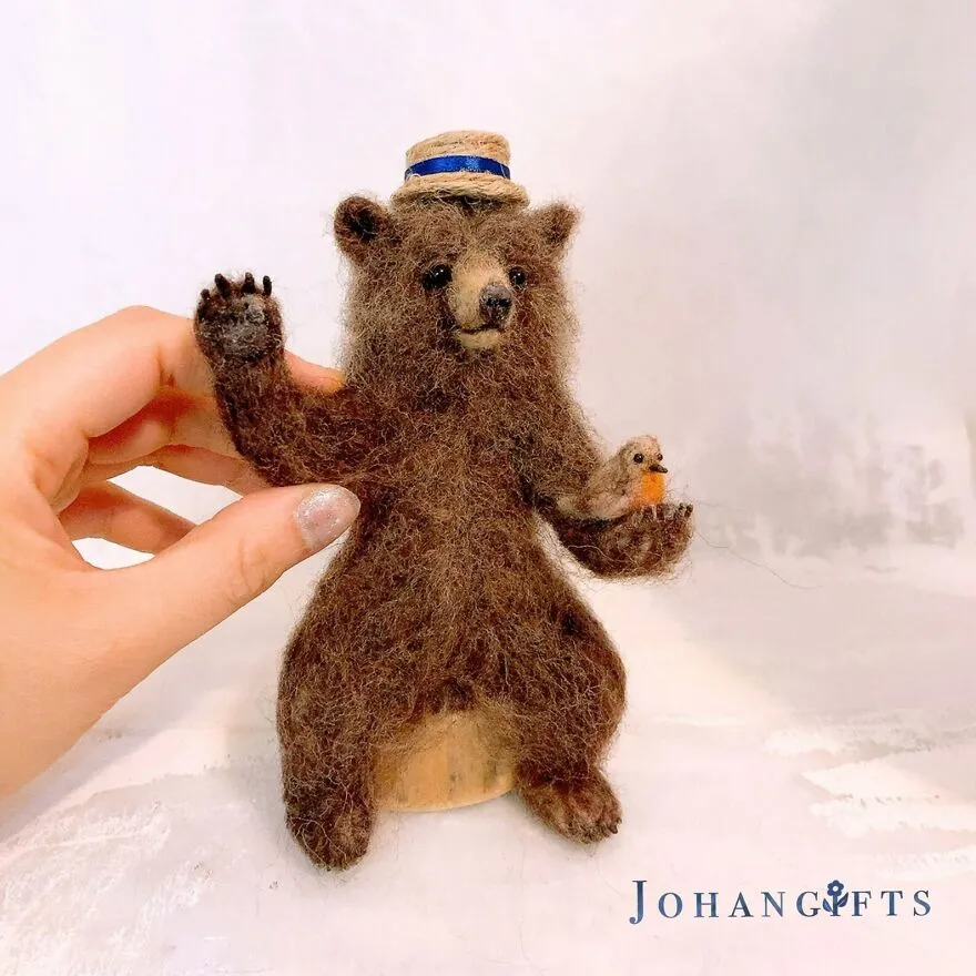 Un artiste réalise d'adorables animaux en feutre un artiste realise dadorables animaux en feutre 17 ours brun et robin un-artiste-realise-dadorables-animaux-en-feutre-17-ours-brun-et-robin