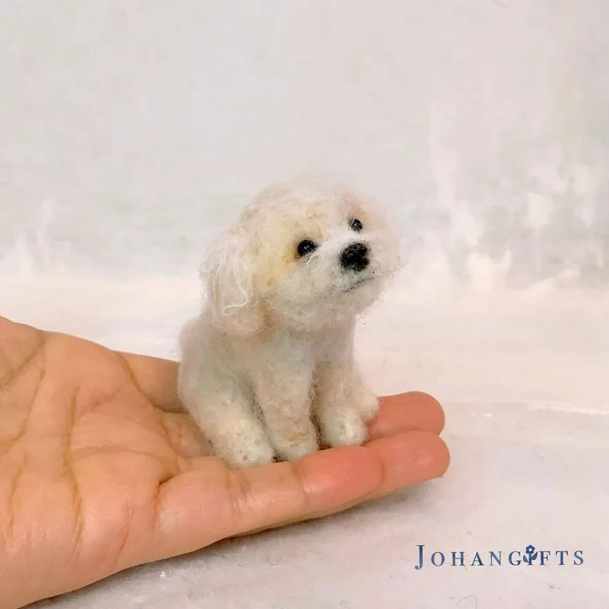 Un artiste réalise d'adorables animaux en feutre un artiste realise dadorables animaux en feutre 21 chien assis un-artiste-realise-dadorables-animaux-en-feutre-21-chien-assis.