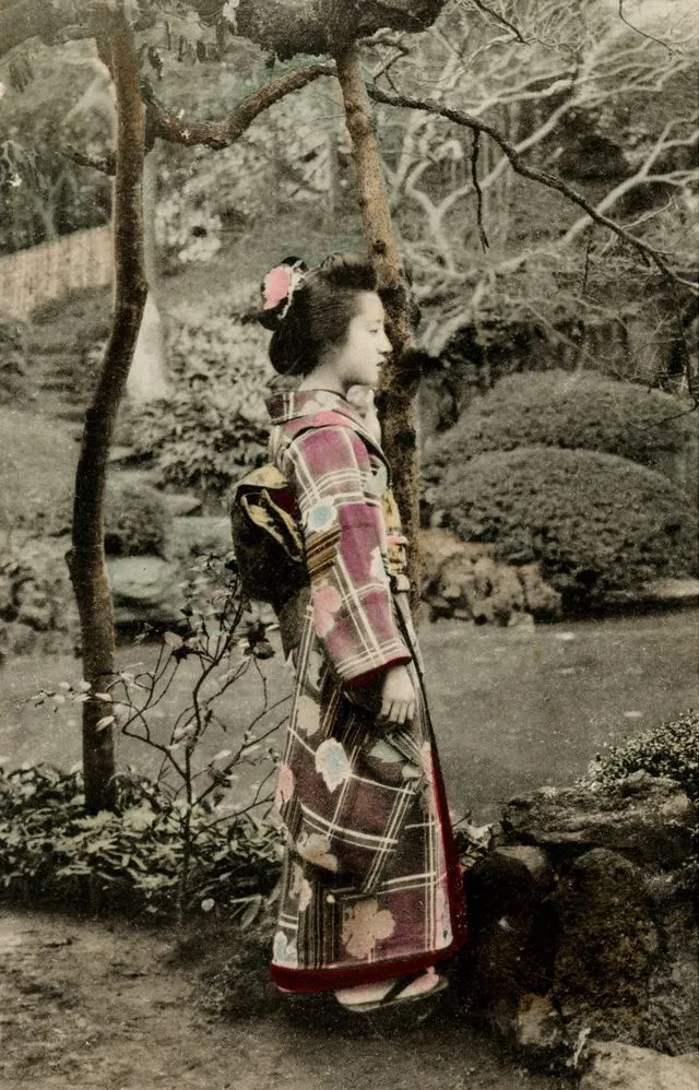30 photos coloriées à la main de Ponta et Oen, deux geishas célèbres de la fin des années 1890 30 photos coloriees a la main de ponta et oen deux geishas celebres de la fin des annees 1890 10 30-photos-coloriees-a-la-main-de-ponta-et-oen-deux-geishas-celebres-de-la-fin-des-annees-1890-10