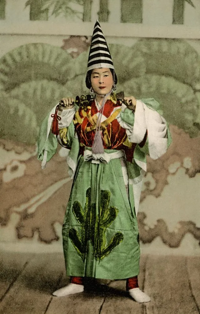30 photos coloriées à la main de Ponta et Oen, deux geishas célèbres de la fin des années 1890 30 photos coloriees a la main de ponta et oen deux geishas celebres de la fin des annees 1890 21 30-photos-coloriees-a-la-main-de-ponta-et-oen-deux-geishas-celebres-de-la-fin-des-annees-1890-21