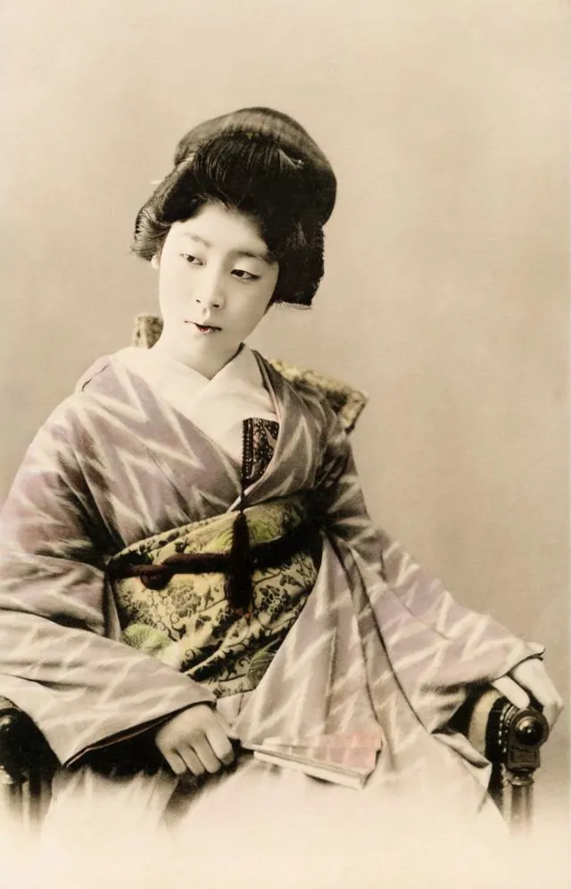 30 photos coloriées à la main de Ponta et Oen, deux geishas célèbres de la fin des années 1890 30 photos coloriees a la main de ponta et oen deux geishas celebres de la fin des annees 1890 24 30-photos-coloriees-a-la-main-de-ponta-et-oen-deux-geishas-celebres-de-la-fin-des-annees-1890-24