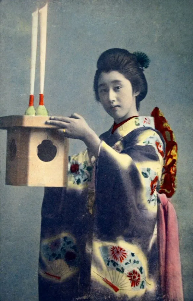 30 photos coloriées à la main de Ponta et Oen, deux geishas célèbres de la fin des années 1890 30 photos coloriees a la main de ponta et oen deux geishas celebres de la fin des annees 1890 7 30-photos-coloriees-a-la-main-de-ponta-et-oen-deux-geishas-celebres-de-la-fin-des-annees-1890-7