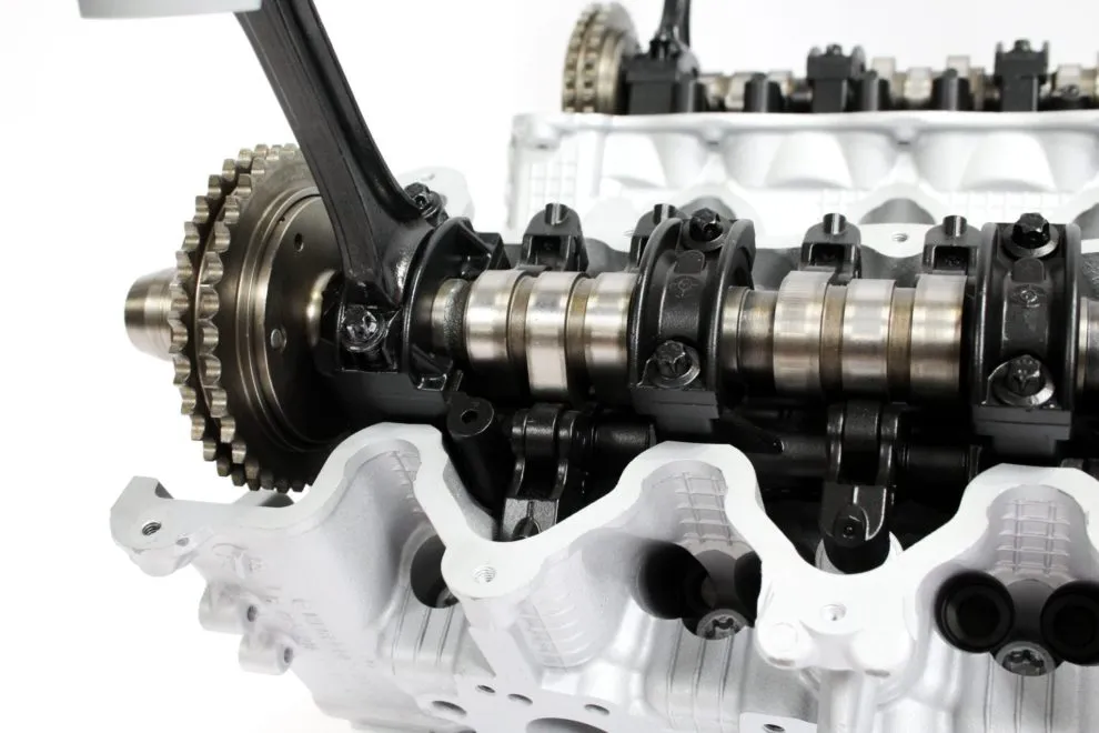 Un moteur en table de salon un moteur en table de salon mercedes benz m275 v12 3 un-moteur-en-table-de-salon-mercedes-benz-m275-v12-3