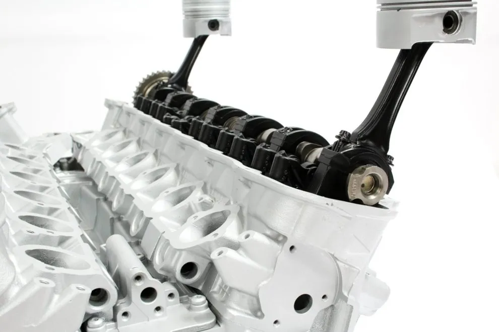 Un moteur en table de salon un moteur en table de salon mercedes benz m275 v12 4 un-moteur-en-table-de-salon-mercedes-benz-m275-v12-4