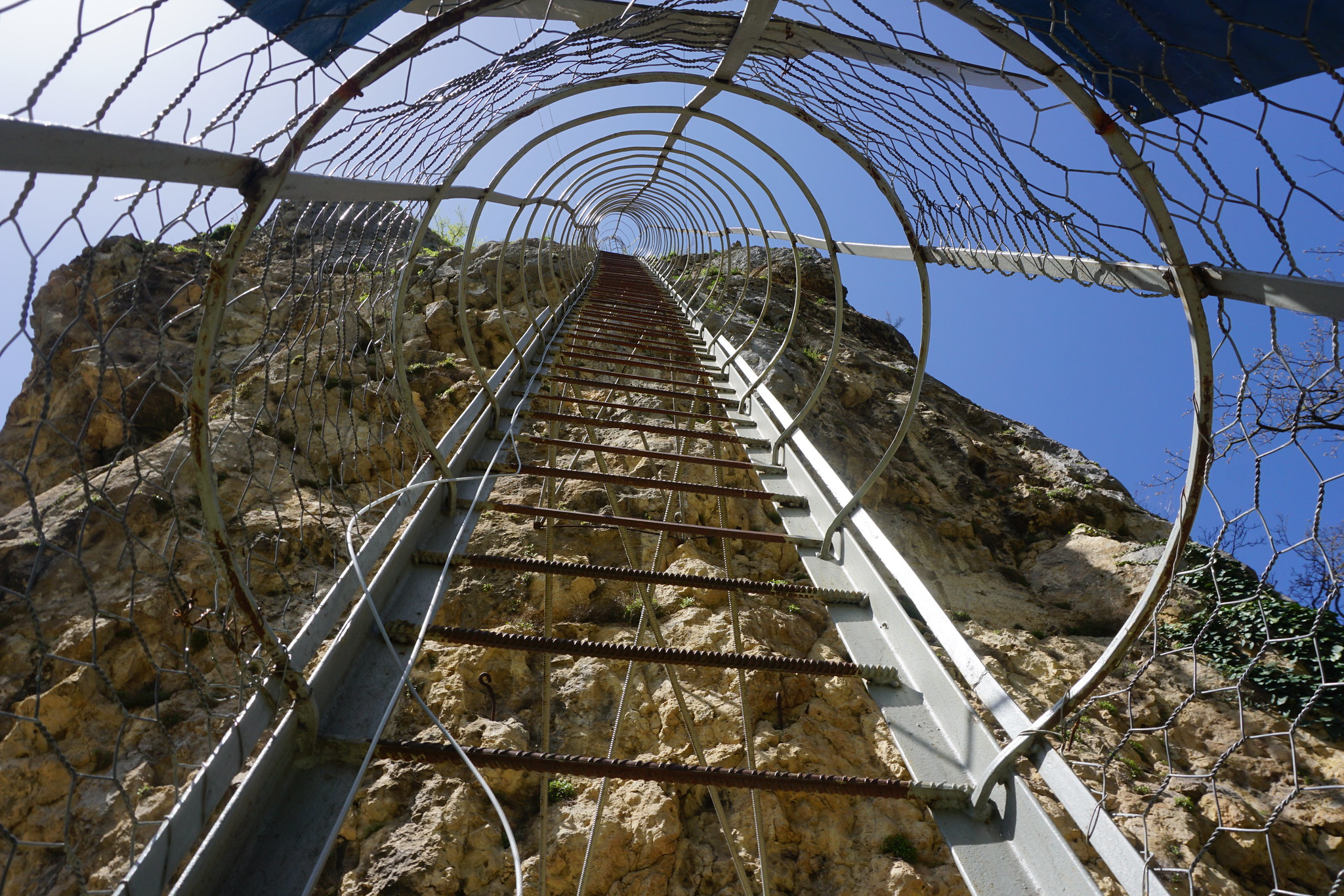 Le piton de Katskhi, pilier de vie de Georgie le piton de katskhi pilier de vie de georgie 3 le-piton-de-katskhi-pilier-de-vie-de-georgie-3