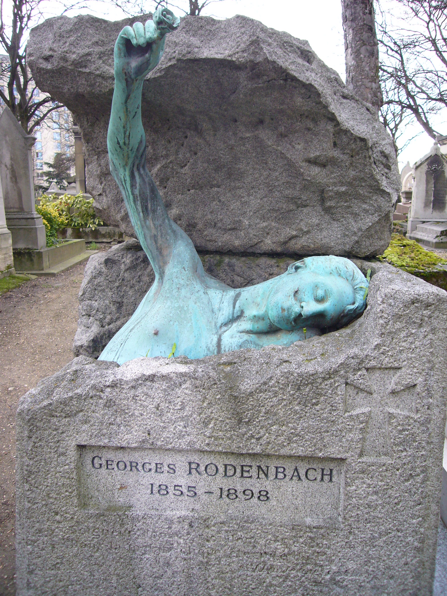 16 tombes insolites, entre bizarre et merveilleux 16 tombes insolites entre bizarre et merveilleux tombe de georges rodenbach 16-tombes-insolites-entre-bizarre-et-merveilleux-tombe-de-georges-rodenbach