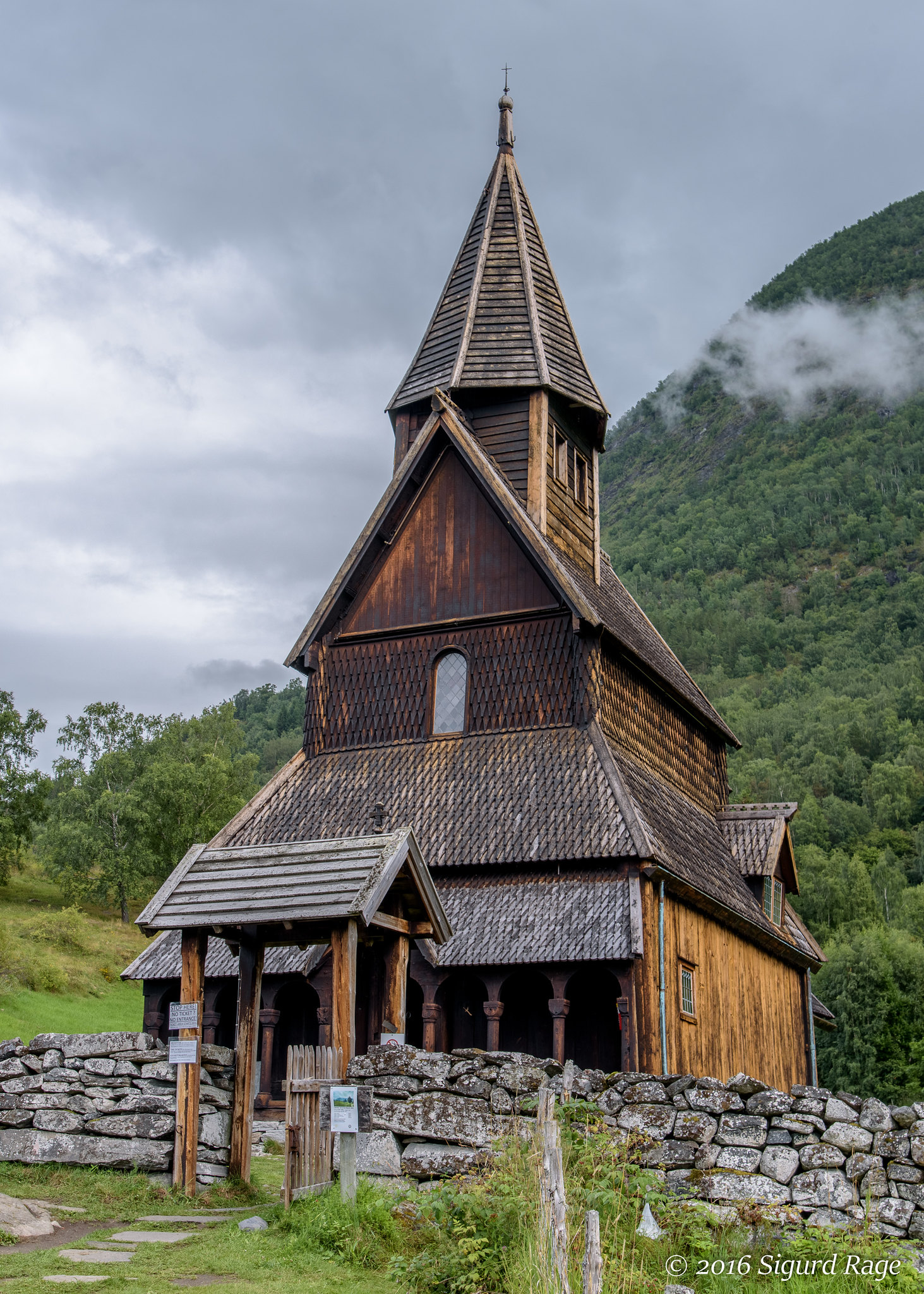 L'église de Urnes, plus vieille église viking de Norvège eglise de urnes plus vieille eglise viking de norvege 9 eglise-de-urnes-plus-vieille-eglise-viking-de-norvege-9.