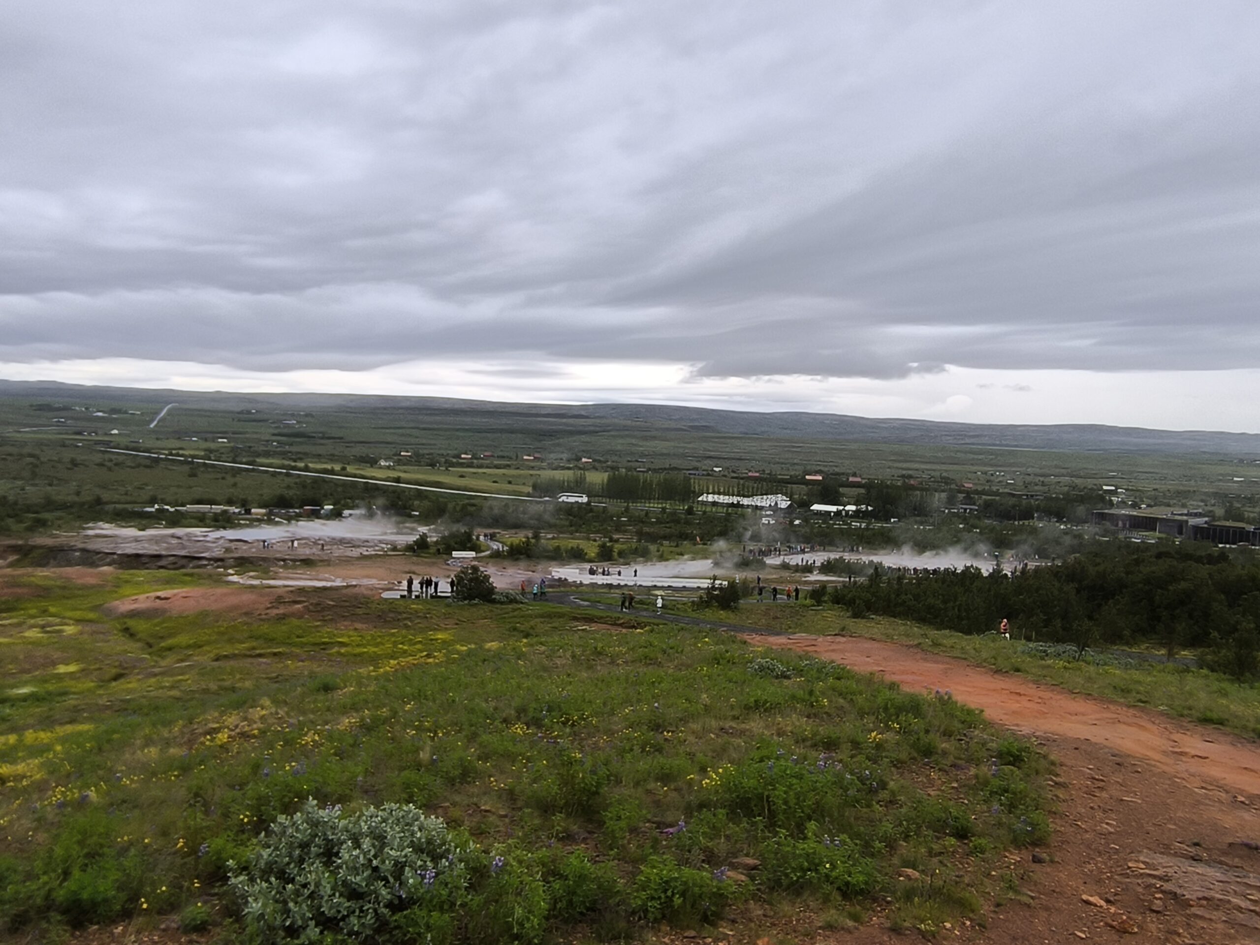 Geysir, geyser du Cercle d'Or islandais geysir geyser du cercle dor islandais 1 scaled geysir-geyser-du-cercle-dor-islandais-1-scaled