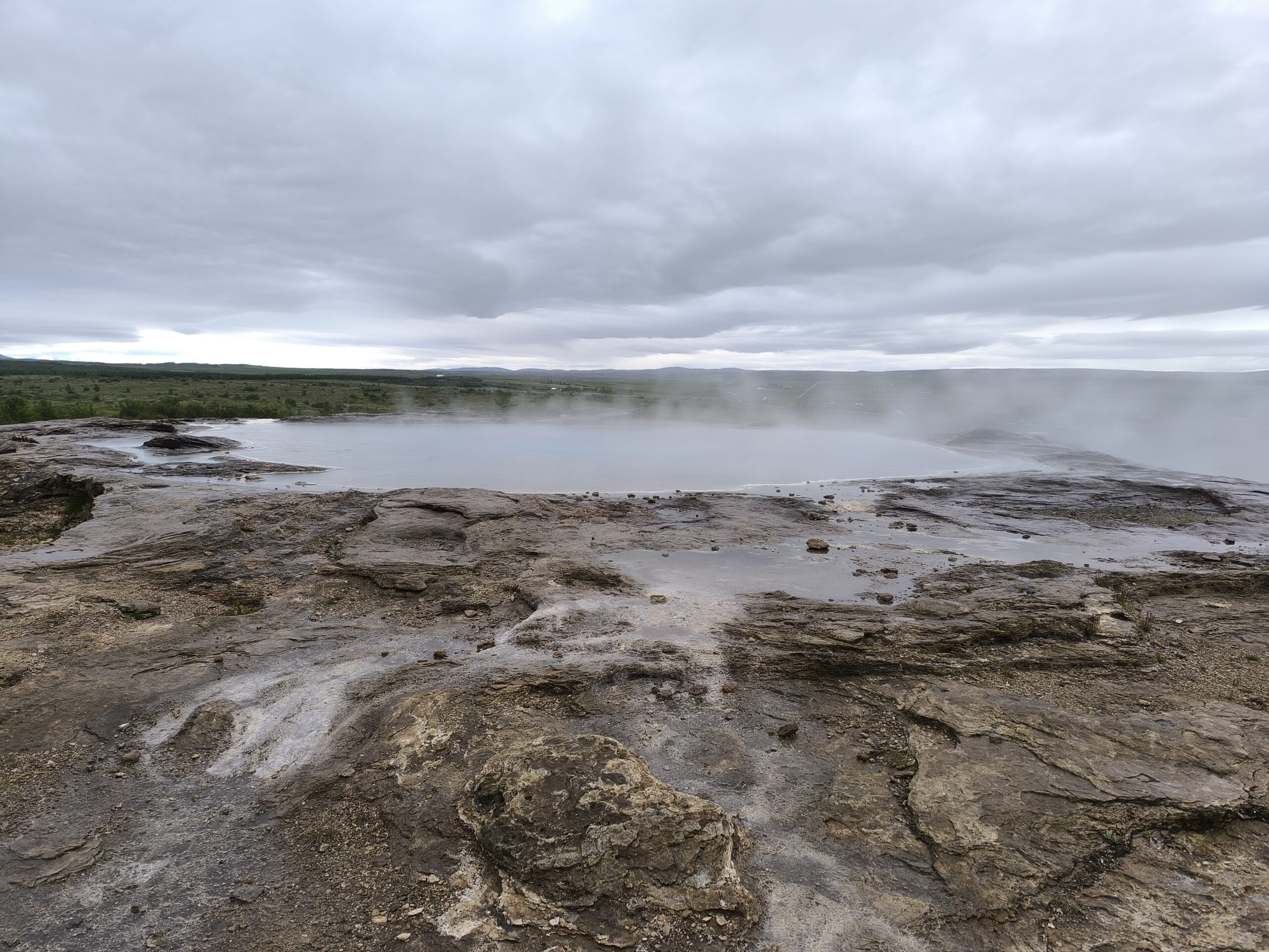 Geysir, geyser du Cercle d'Or islandais geysir geyser du cercle dor islandais 5 scaled geysir-geyser-du-cercle-dor-islandais-5