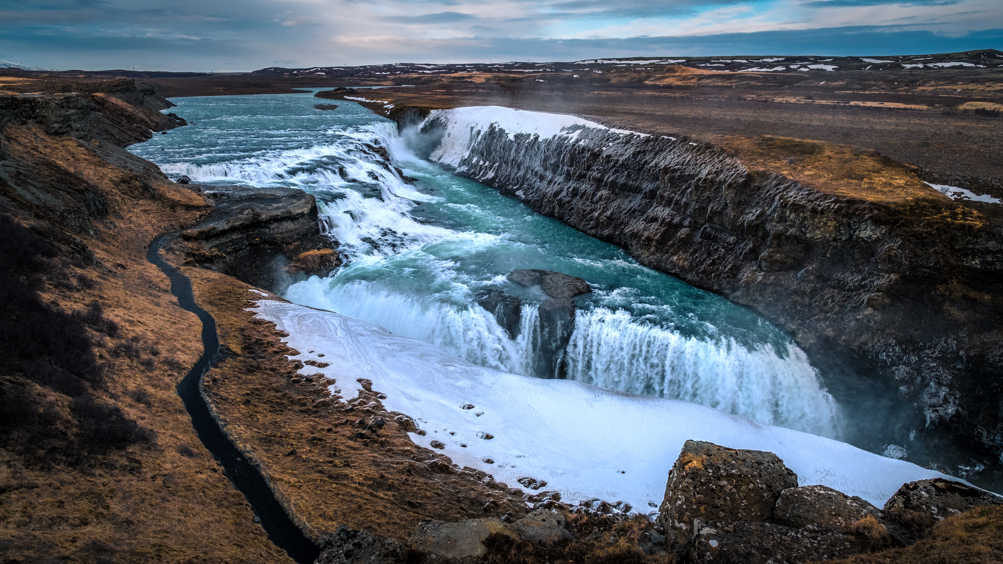 Gullfoss, impressionnante cascade du Cercle d'Or d'Islande gulfoss impressionnante cascade du cercle dor dislande 7 Gullfoss-impressionnante-cascade-du-cercle-dor-dislande-7