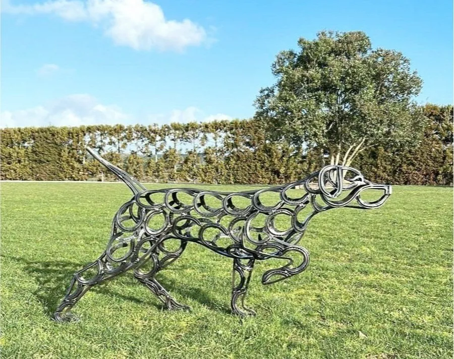 Des sculptures en fers à cheval et autres par Jamie Thomas des sculptures en fers a cheval et autres par jamie thomas 11 des-sculptures-en-fers-a-cheval-et-autres-par-jamie-thomas-11