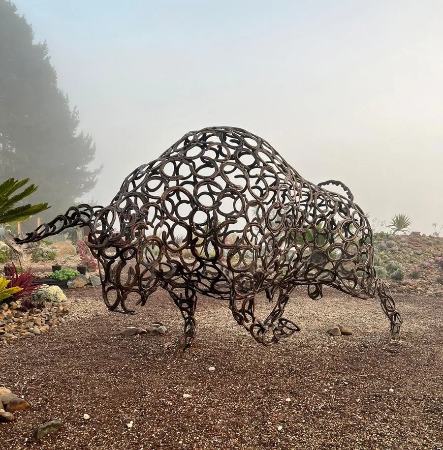 Des sculptures en fers à cheval et autres par Jamie Thomas des sculptures en fers a cheval et autres par jamie thomas 8 des-sculptures-en-fers-a-cheval-et-autres-par-jamie-thomas-8