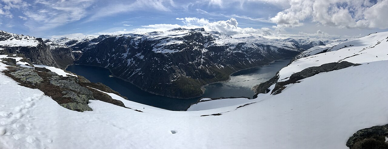 trolltunga panorama sentier randonne Panorama du sentier de randonnée menant à Trolltunga, dans les montagnes du Hardanger