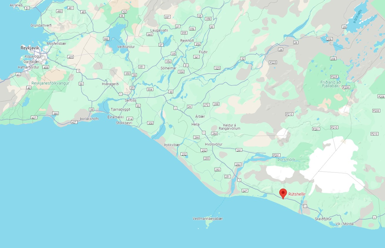 La grotte de Rútshellir et sa bergerie au toit de tourbe la grotte de rutshellir et sa bergerie au toit de tourbe islande maps la-grotte-de-rutshellir-et-sa-bergerie-au-toit-de-tourbe-islande-maps