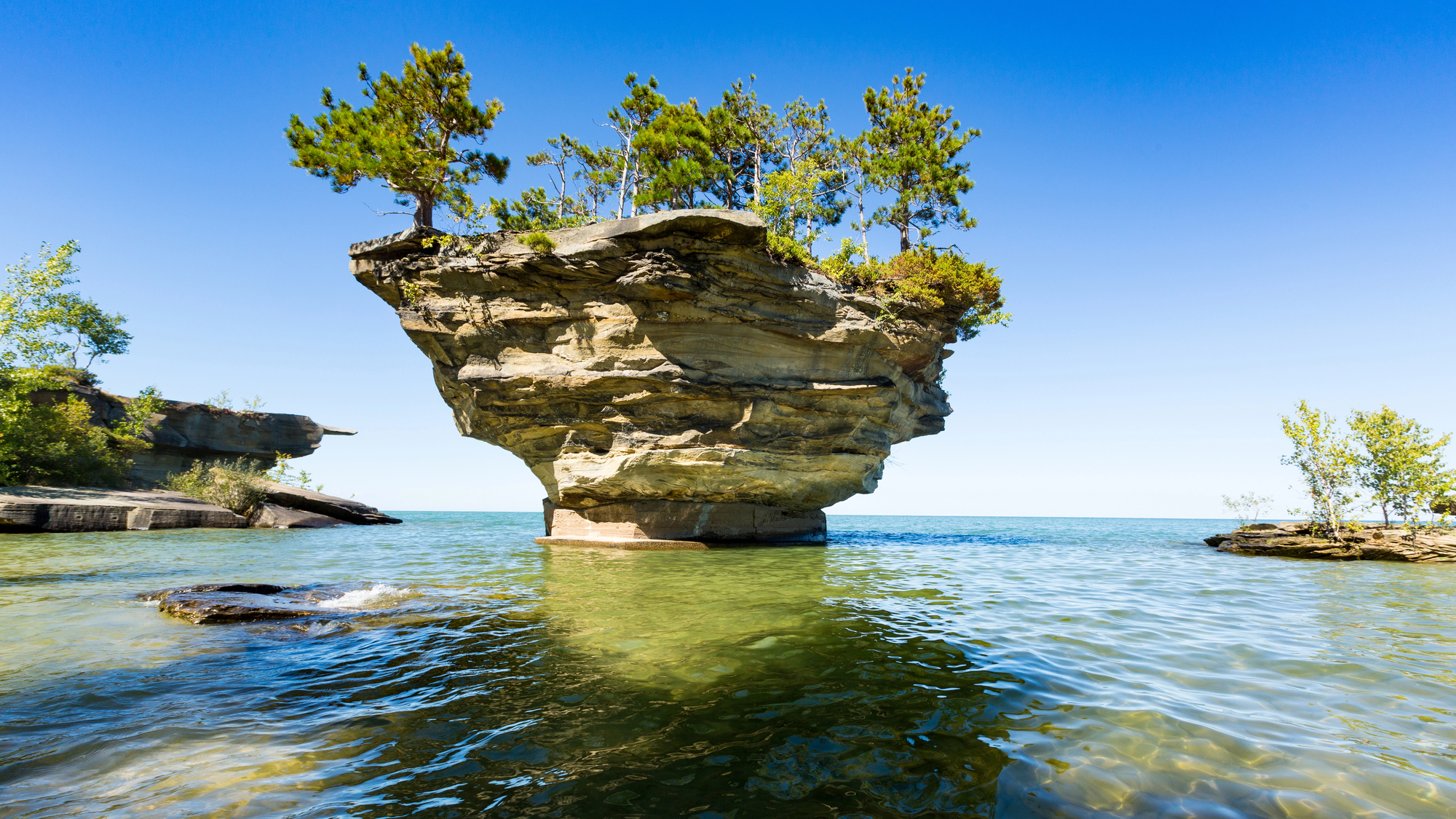 Turnip Rock : petit joyau naturel du Michigan turnip rock petit joyau naturel du michigan lac huron rocher navet 2 turnip-rock-petit-joyau-naturel-du-michigan-lac-huron-rocher-navet-2