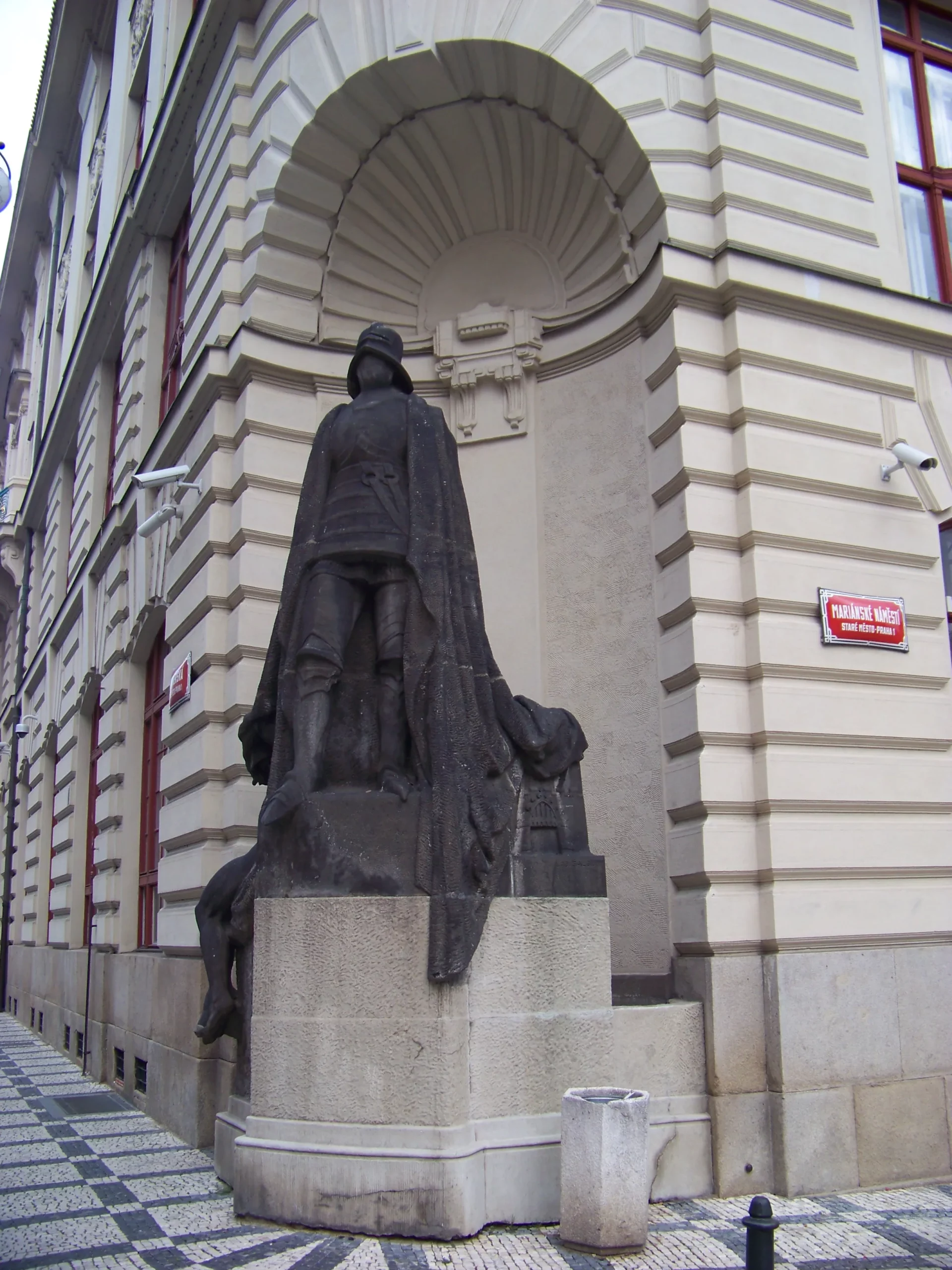 Le Chevalier de Fer ou Dark Vador de Prague le chevalier de fer ou dark vador de prague 2 scaled le-chevalier-de-fer-ou-dark-vador-de-prague-2