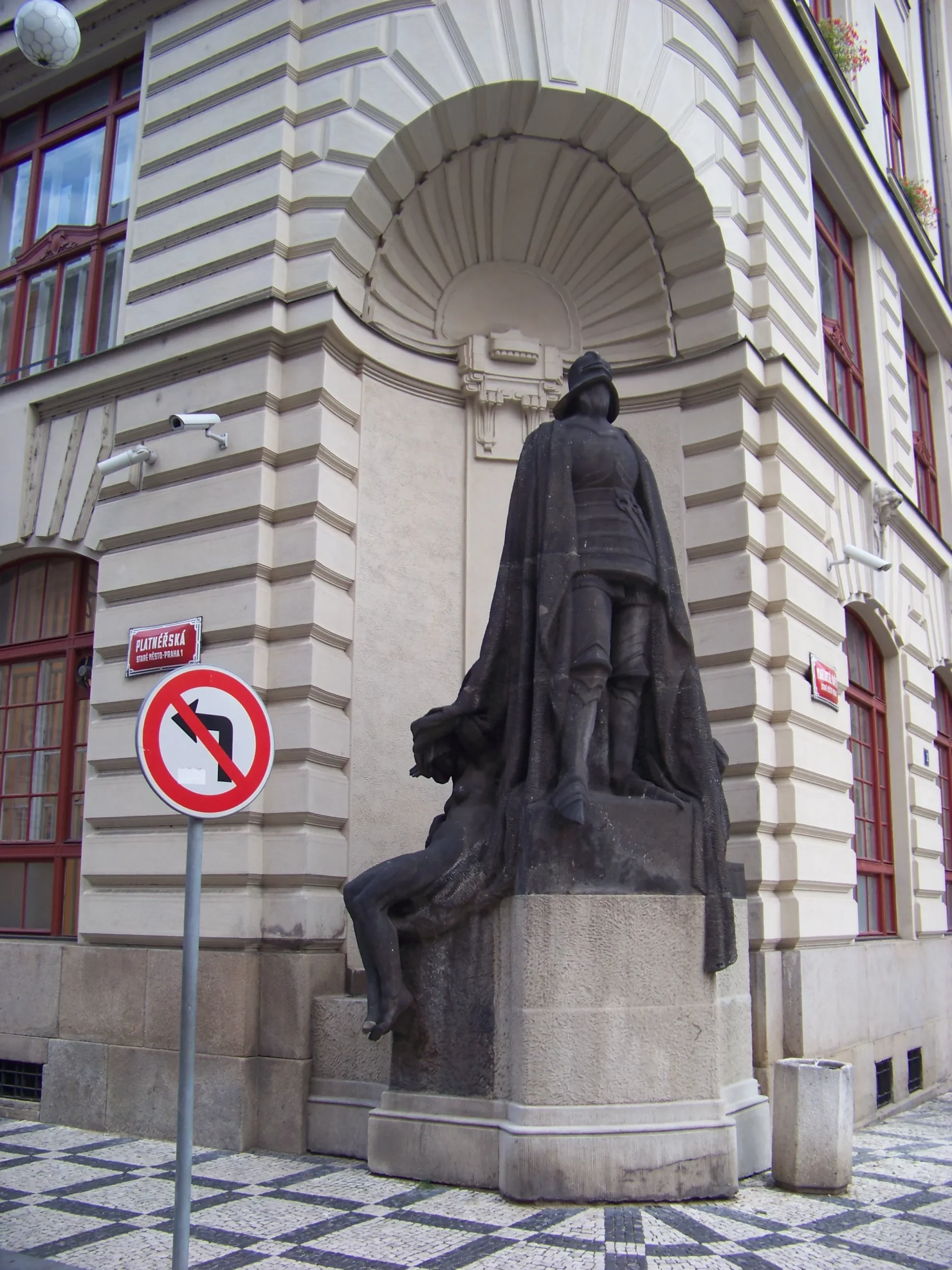 Le Chevalier de Fer ou Dark Vador de Prague le chevalier de fer ou dark vador de prague 3 scaled le-chevalier-de-fer-ou-dark-vador-de-prague-3