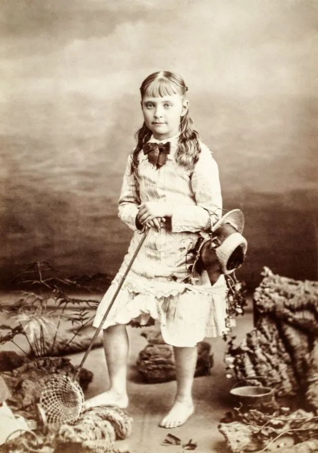 20 portraits de la princesse Alix de Hess-Darmstadt qui deviendra l'impératrice Alexandra Feodorovna 20 portraits de la princesse alix de hess darmstadt qui deviendra limperatrice alexandra feodorovna 15 20-portraits-de-la-princesse-alix-de-hess-darmstadt-qui-deviendra-limperatrice-alexandra-feodorovna-15