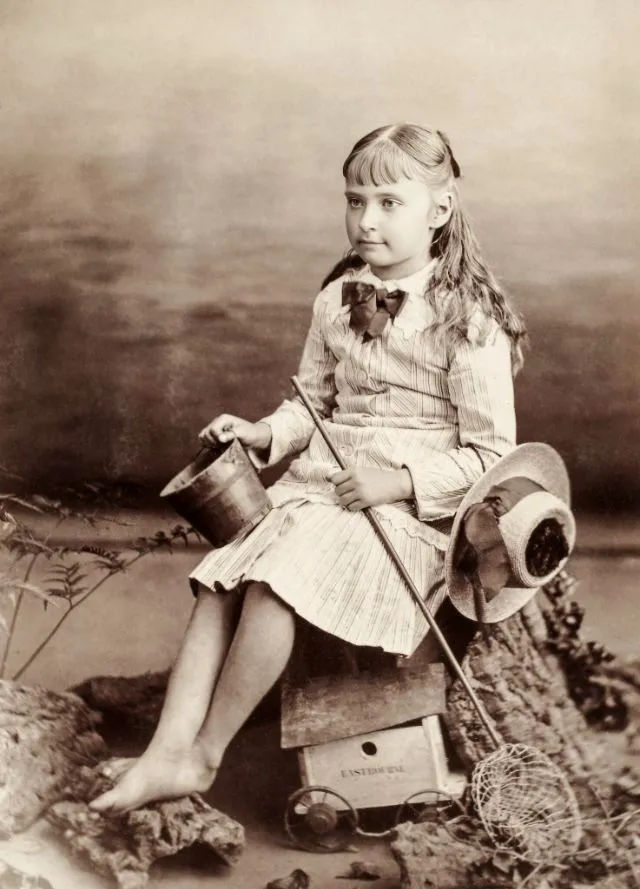 20 portraits de la princesse Alix de Hess-Darmstadt qui deviendra l'impératrice Alexandra Feodorovna 20 portraits de la princesse alix de hess darmstadt qui deviendra limperatrice alexandra feodorovna 16 20-portraits-de-la-princesse-alix-de-hess-darmstadt-qui-deviendra-limperatrice-alexandra-feodorovna-16