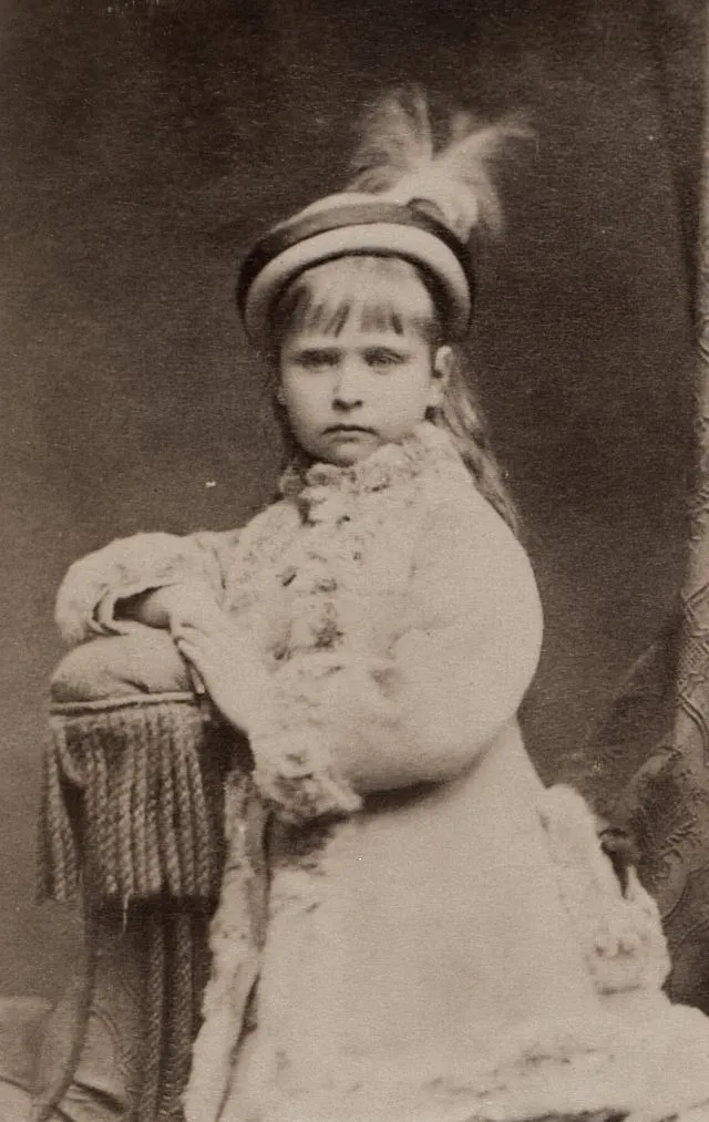 20 portraits de la princesse Alix de Hess-Darmstadt qui deviendra l'impératrice Alexandra Feodorovna 20 portraits de la princesse alix de hess darmstadt qui deviendra limperatrice alexandra feodorovna 3 20-portraits-de-la-princesse-alix-de-hess-darmstadt-qui-deviendra-limperatrice-alexandra-feodorovna-3