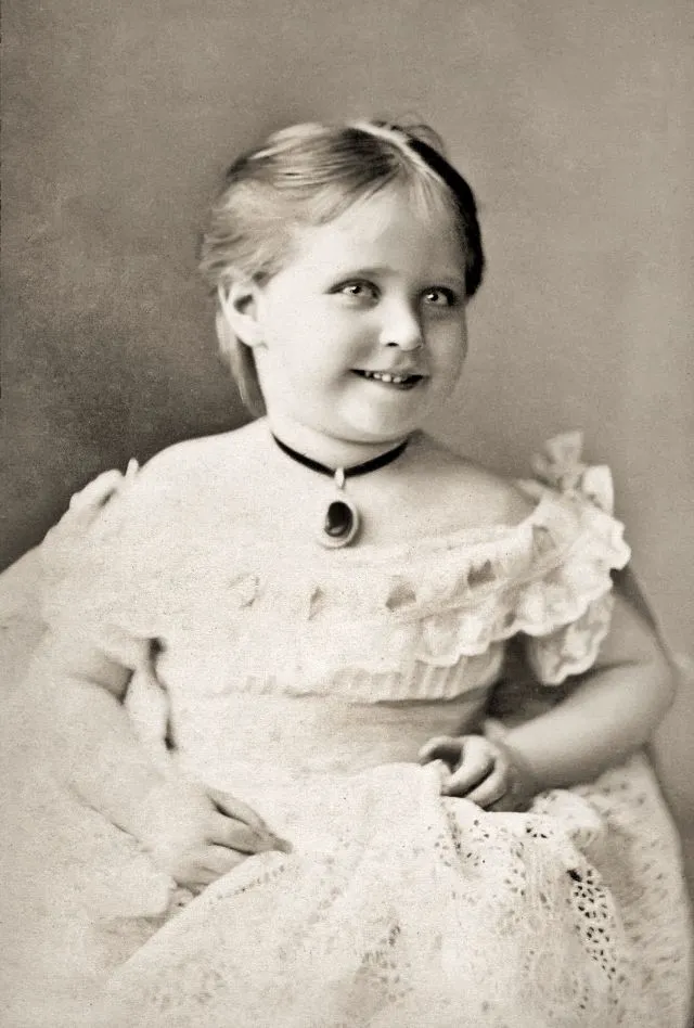 20 portraits de la princesse Alix de Hess-Darmstadt qui deviendra l'impératrice Alexandra Feodorovna 20 portraits de la princesse alix de hess darmstadt qui deviendra limperatrice alexandra feodorovna 6 20-portraits-de-la-princesse-alix-de-hess-darmstadt-qui-deviendra-limperatrice-alexandra-feodorovna-6