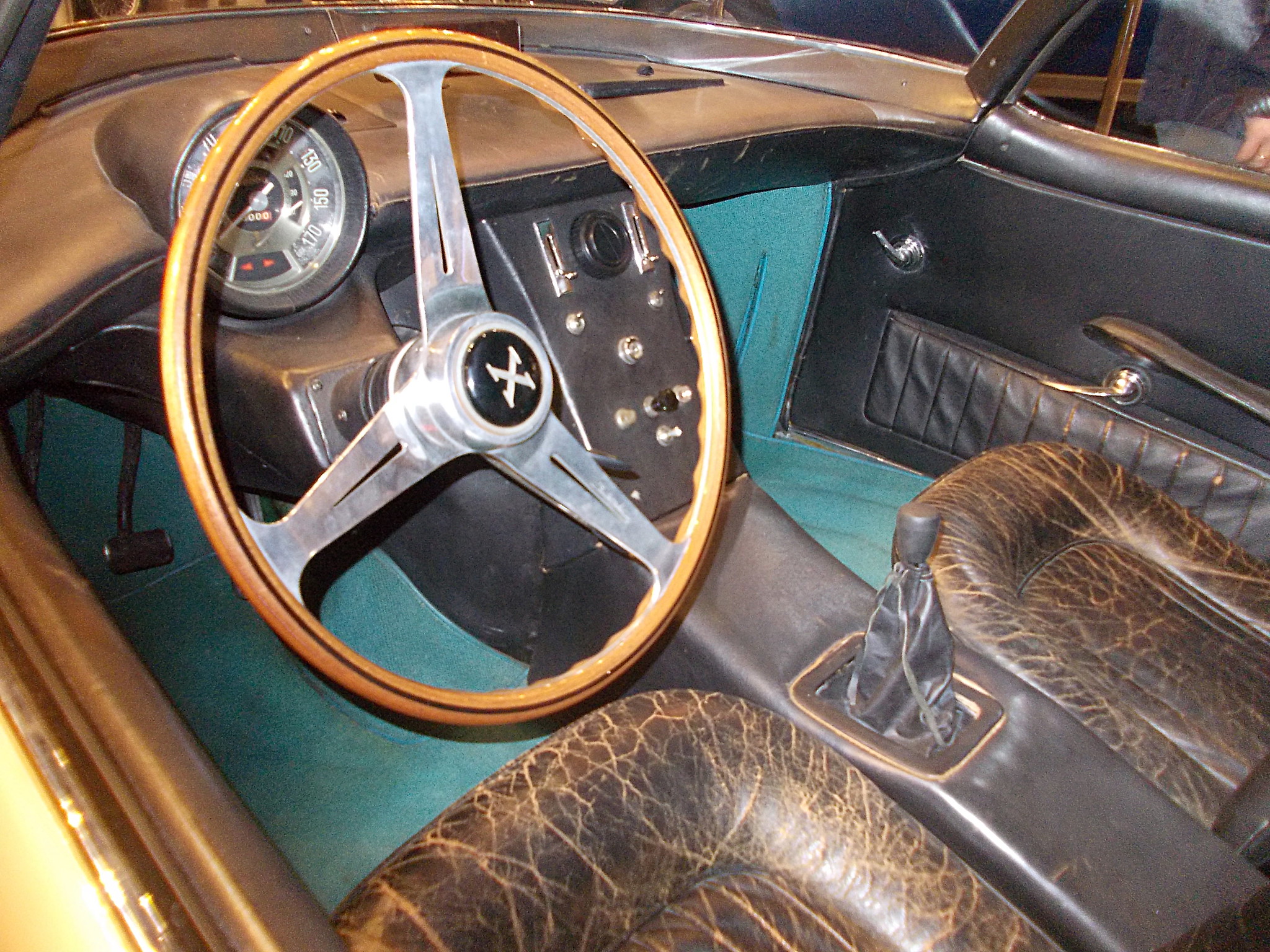 La Pininfarina X, voiture aérodynamique aux roues en forme de diamant des années 1960 la pininfarina x voiture aerodynamique aux roues en forme de diamant des annees 1960 5 la-pininfarina-x-voiture-aerodynamique-aux-roues-en-forme-de-diamant-des-annees-1960-5