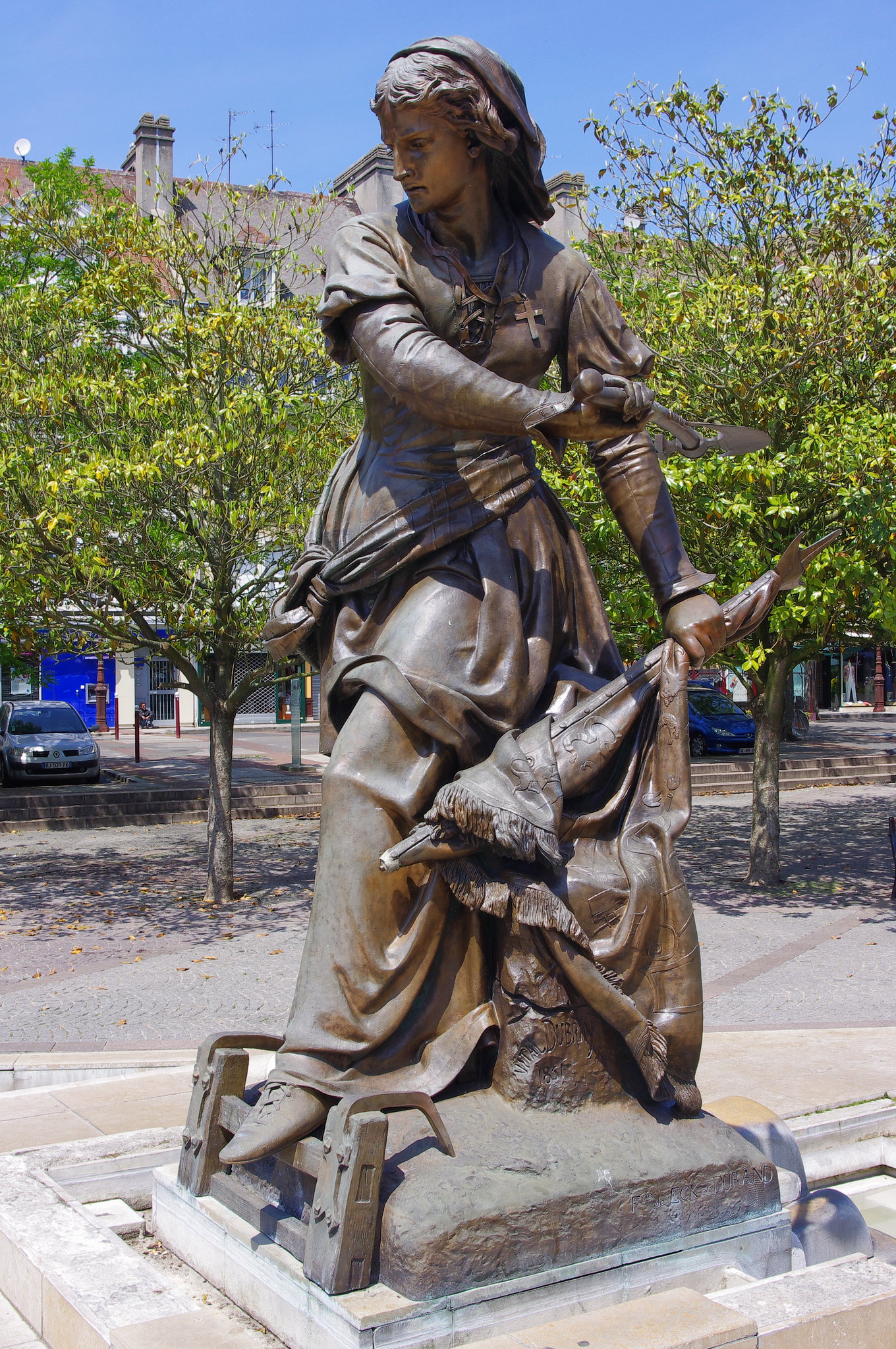 La statue de Jeanne Hachette à Beauvais : une héroïne de légende la statue de jeanne hachette a beauvais une heroine de legende 5
la-statue-de-jeanne-hachette-a-beauvais-une-heroine-de-legende-5