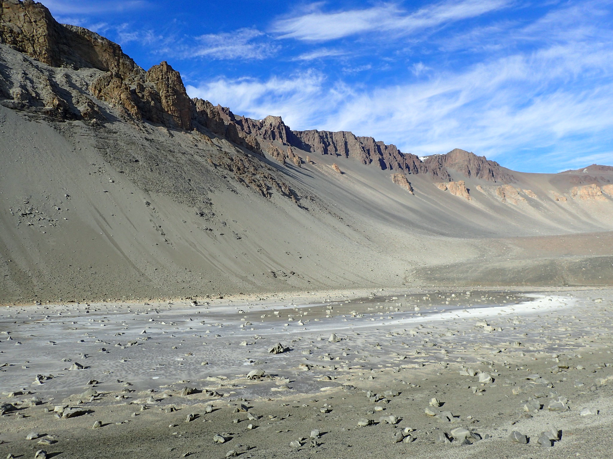 Le lac Don Juan, lac salé qui ne gèle jamais le lac don juan lac le plus sale du monde qui ne gele jamais 2 le-lac-don-juan-lac-le-plus-sale-du-monde-qui-ne-gele-jamais-2