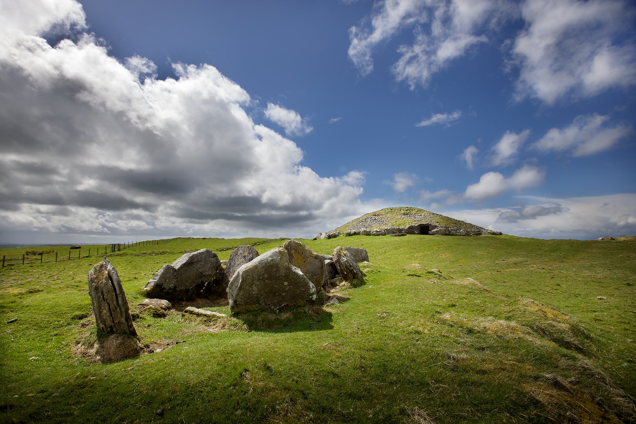 Les cairns de Loughcrew, trésors mystérieux de l’Irlande ancienne les cairns de loughcrew tresors mysterieux de lirlande ancienne 1 les-cairns-de-loughcrew-tresors-mysterieux-de-lirlande-ancienne-1