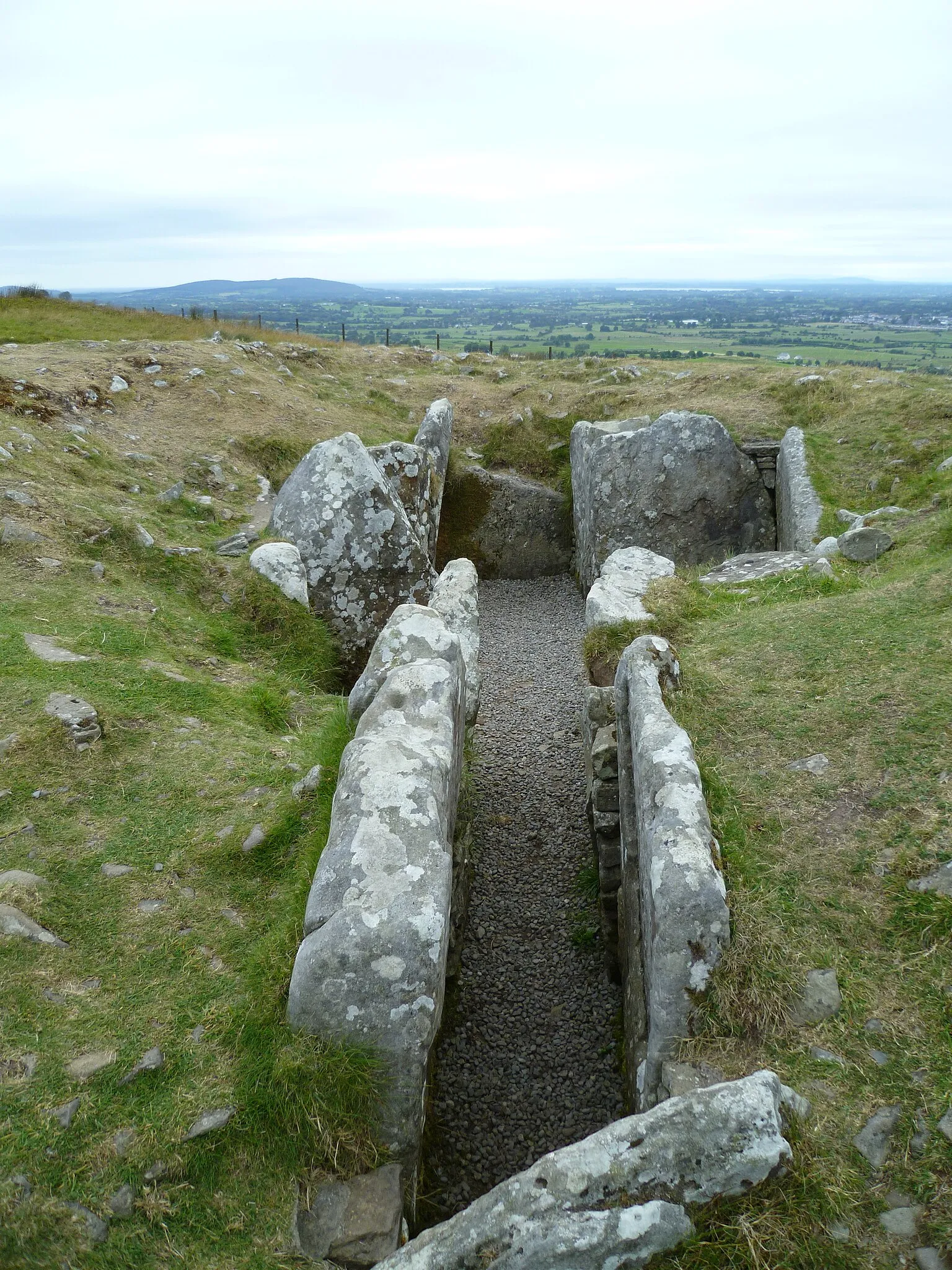 Les cairns de Loughcrew, trésors mystérieux de l’Irlande ancienne les cairns de loughcrew tresors mysterieux de lirlande ancienne 4 les-cairns-de-loughcrew-tresors-mysterieux-de-lirlande-ancienne-4.