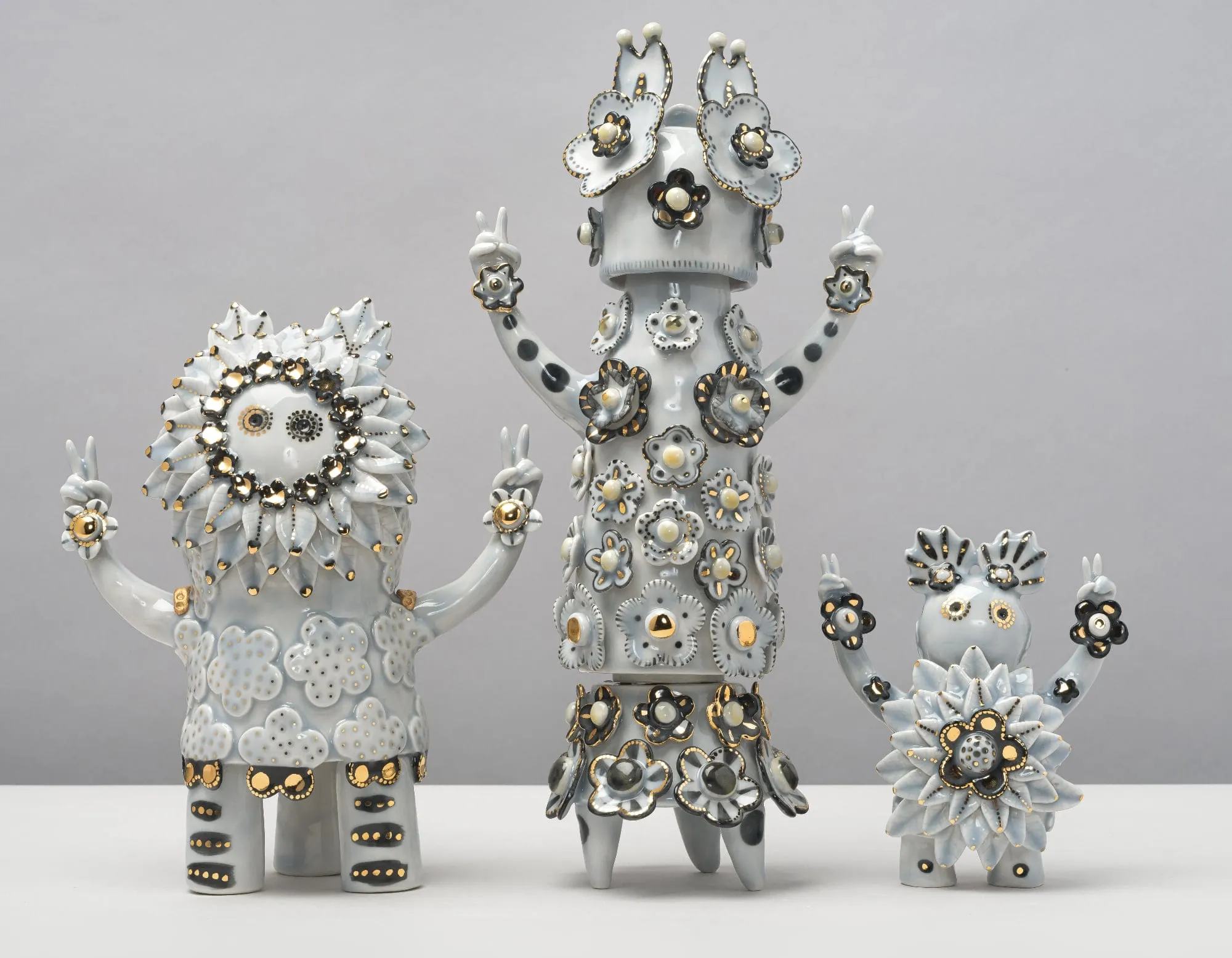 Les figurines de porcelaine positives de Vipoo Srivilasa les figurines de porcelaine positives de vipoo srivilasa 11 les-figurines-de-porcelaine-positives-de-vipoo-srivilasa-11