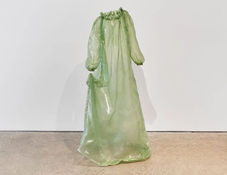 Actress: les robes fantomatiques de Brandon Morris actress les robes fantomatiques de brandon morris 2 actress-les-robes-fantomatiques-de-brandon-morris-2