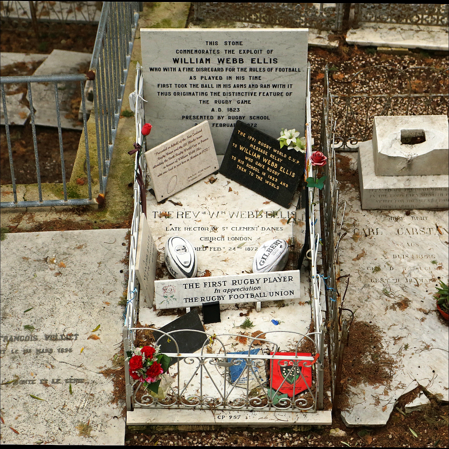 Le charme décrépi du cimetière du Vieux-Château de Menton le charme decrepi du cimetiere du vieux chateau de menton William Webb Ellis le-charme-decrepi-du-cimetiere-du-vieux-chateau-de-menton-William-Webb-Ellis