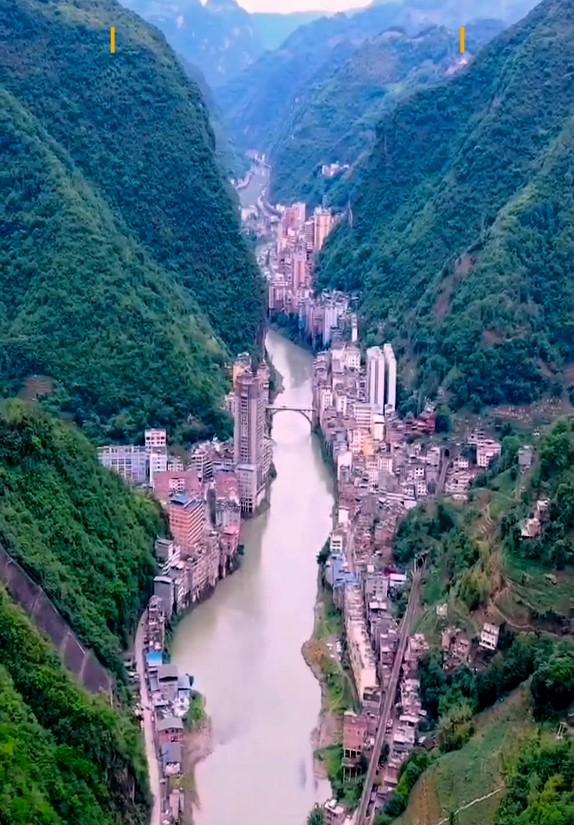 Yanjing, la ville la plus étroite du monde xia de yanjing la ville la plus etroite du monde le xia de Yanjing, la ville la plus étroite du monde