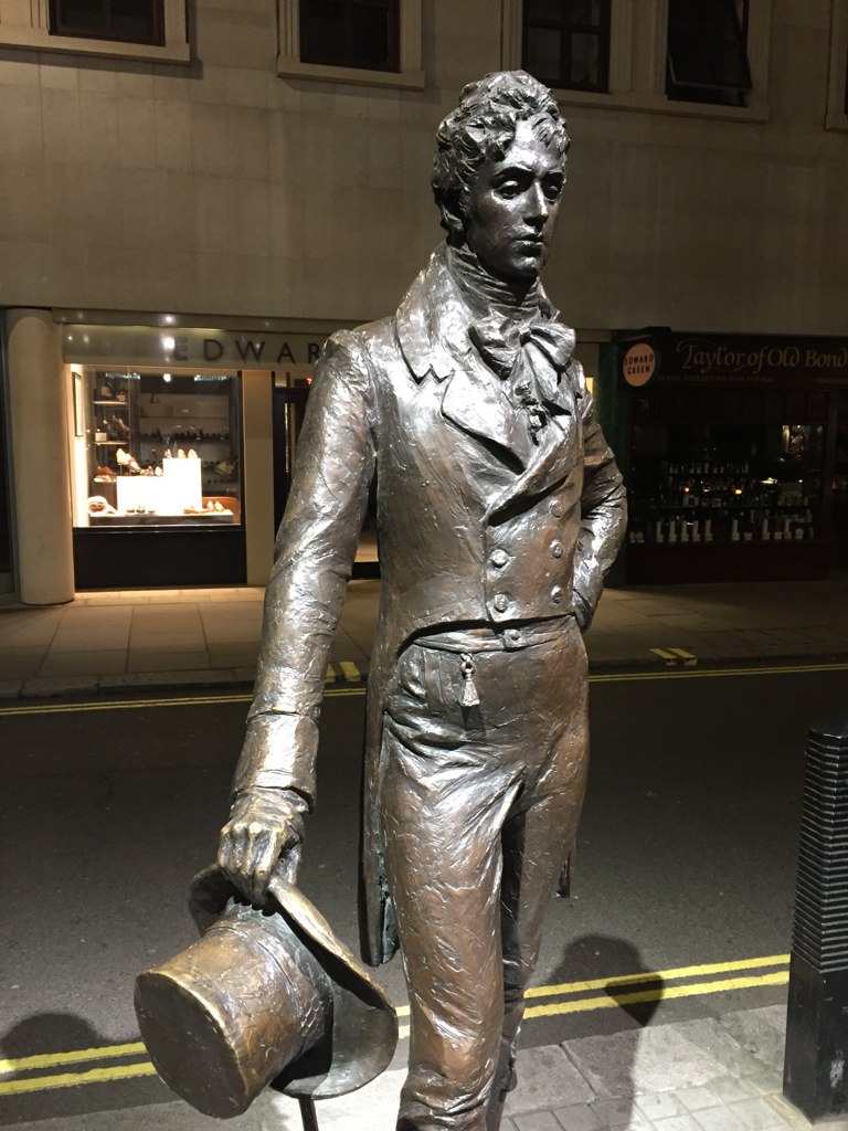 Beau Brummell : la statue du dandy ultime à Londres beau brummell la statue du dandy ultime a londres 4 beau-brummell-la-statue-du-dandy-ultime-a-londres-4