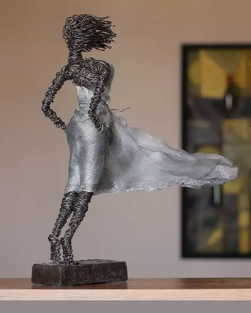 De nouvelles sculptures dynamiques en fil de fer par Karen Akhikyan de nouvelles sculptures dynamiques en fil de fer par karen akhikyan 4 de-nouvelles-sculptures-dynamiques-en-fil-de-fer-par-karen-akhikyan-4