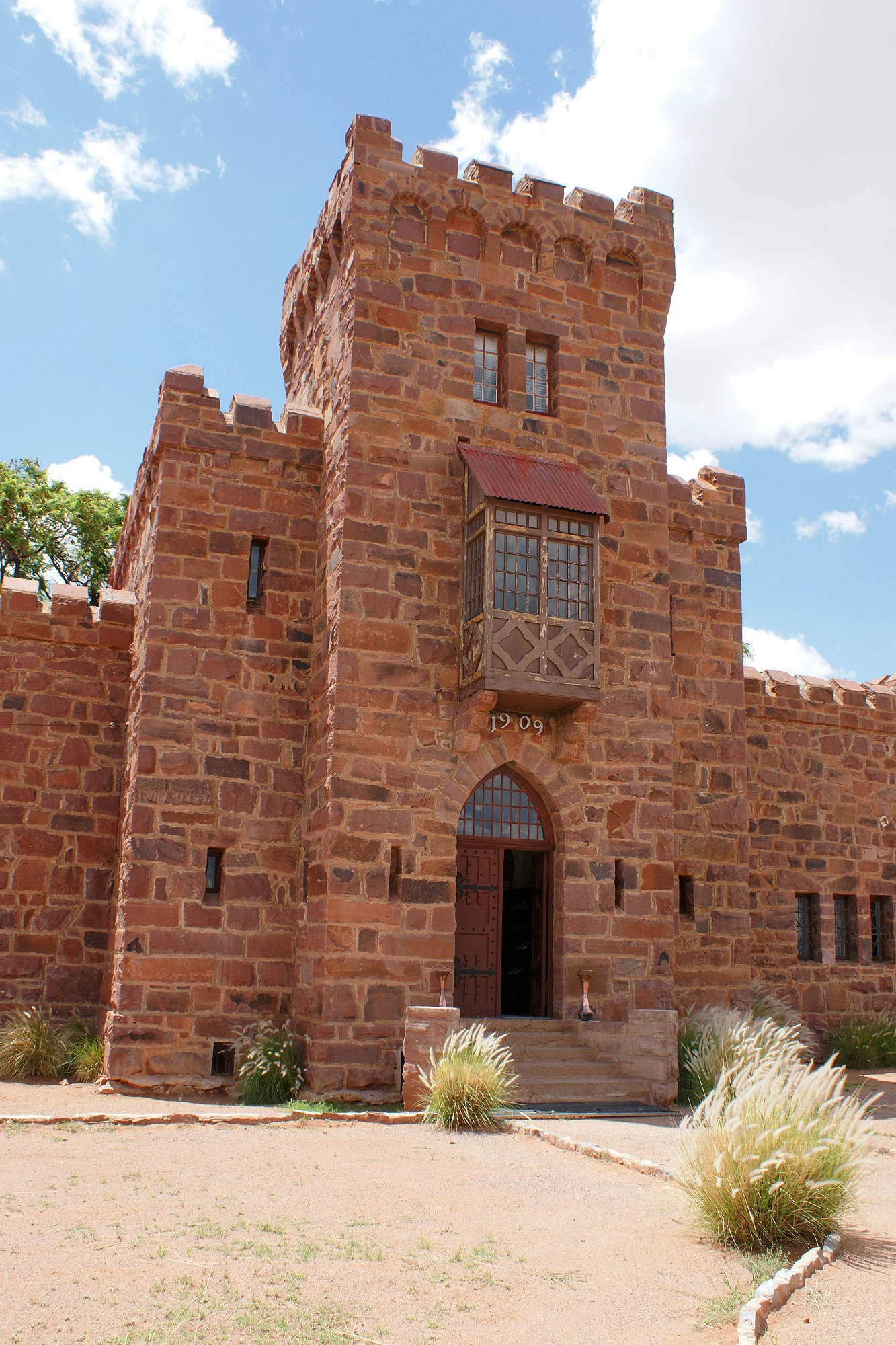Le château de Duwisib : un bijou médiéval romantique au cœur du désert namibien le chateau de duwisib desert namibien 4 le-chateau-de-duwisib-desert-namibien-4