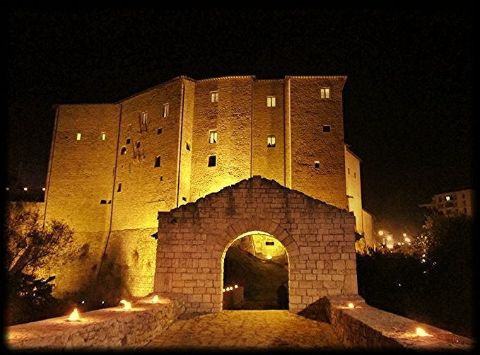 Le pont de Cecco à Ascoli Piceno, chef-d'œuvre de l'ingénierie romaine le pont de cecco a ascoli piceno chef doeuvre de lingenierie romaine italie 6 le-pont-de-cecco-a-ascoli-piceno-chef-doeuvre-de-lingenierie-romaine-italie-6