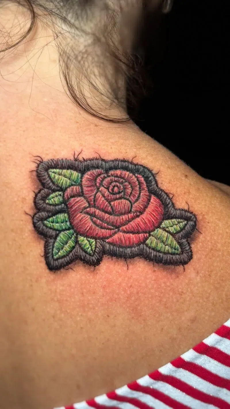 Les tatouages de Vinícius Moschen : l'art de la broderie sur peau les tatouages de vinicius moschen lart de la broderie sur peau 14 les-tatouages-de-vinicius-moschen-lart-de-la-broderie-sur-peau-14