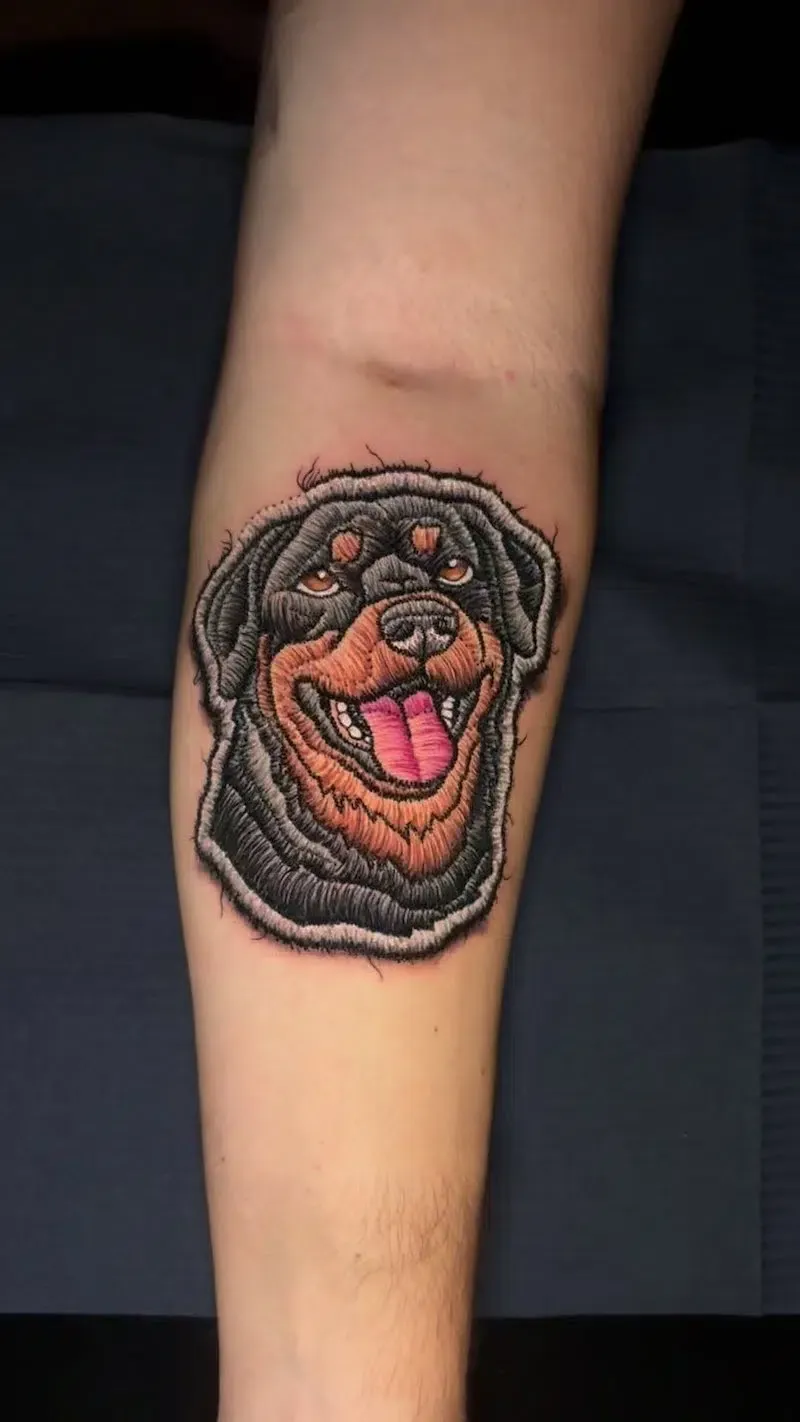 Les tatouages de Vinícius Moschen : l'art de la broderie sur peau les tatouages de vinicius moschen lart de la broderie sur peau 7 les-tatouages-de-vinicius-moschen-lart-de-la-broderie-sur-peau-7