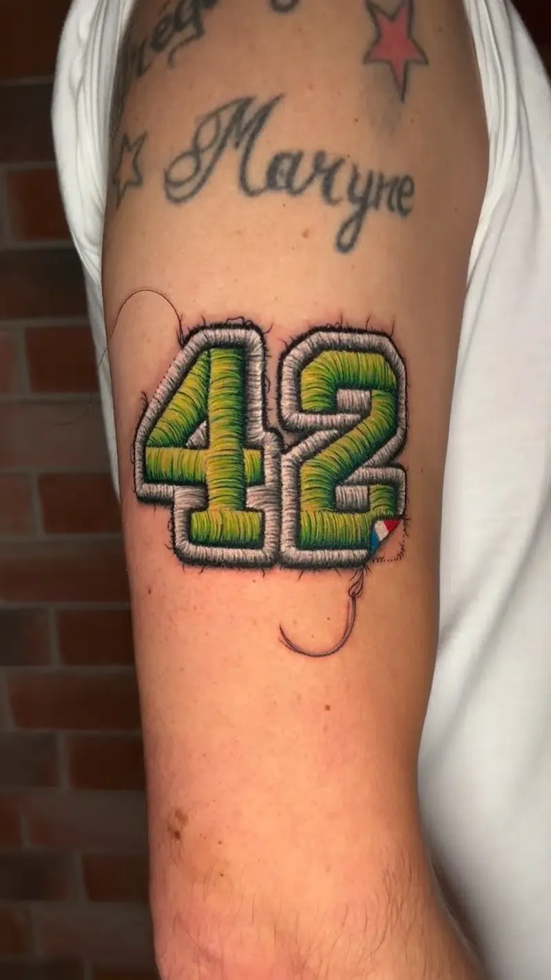 Les tatouages de Vinícius Moschen : l'art de la broderie sur peau les tatouages de vinicius moschen lart de la broderie sur peau 9 les-tatouages-de-vinicius-moschen-lart-de-la-broderie-sur-peau-9