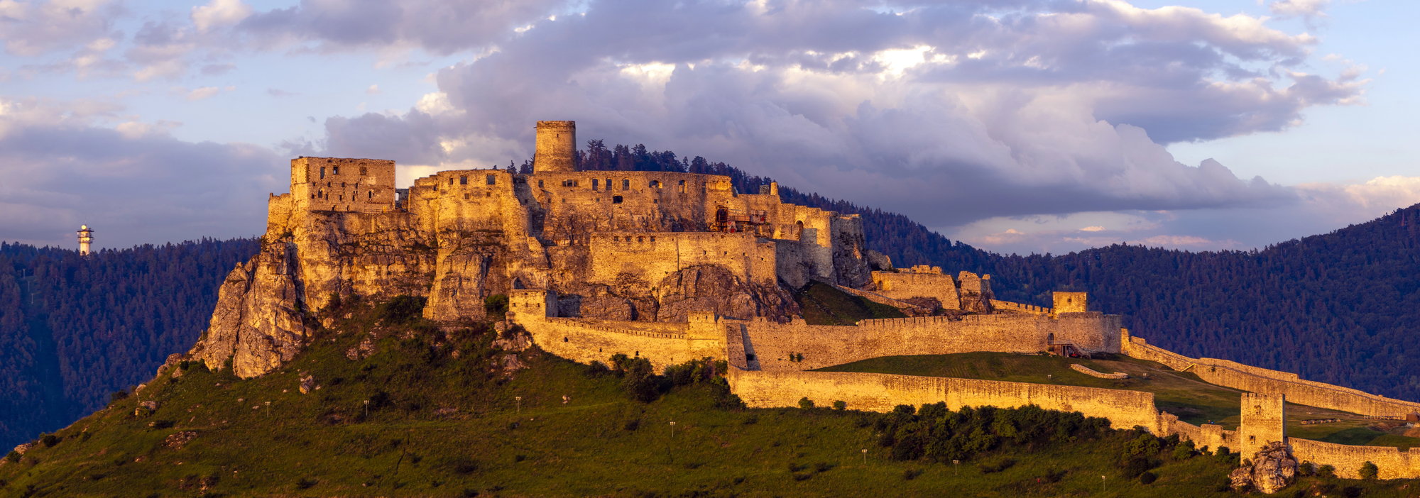 Le château de Spiš, imposante forteresse médiévale de Slovaquie le chateau de spis imposante forteresse medievale de slovaquie 12 le-chateau-de-spis-imposante-forteresse-medievale-de-slovaquie-12