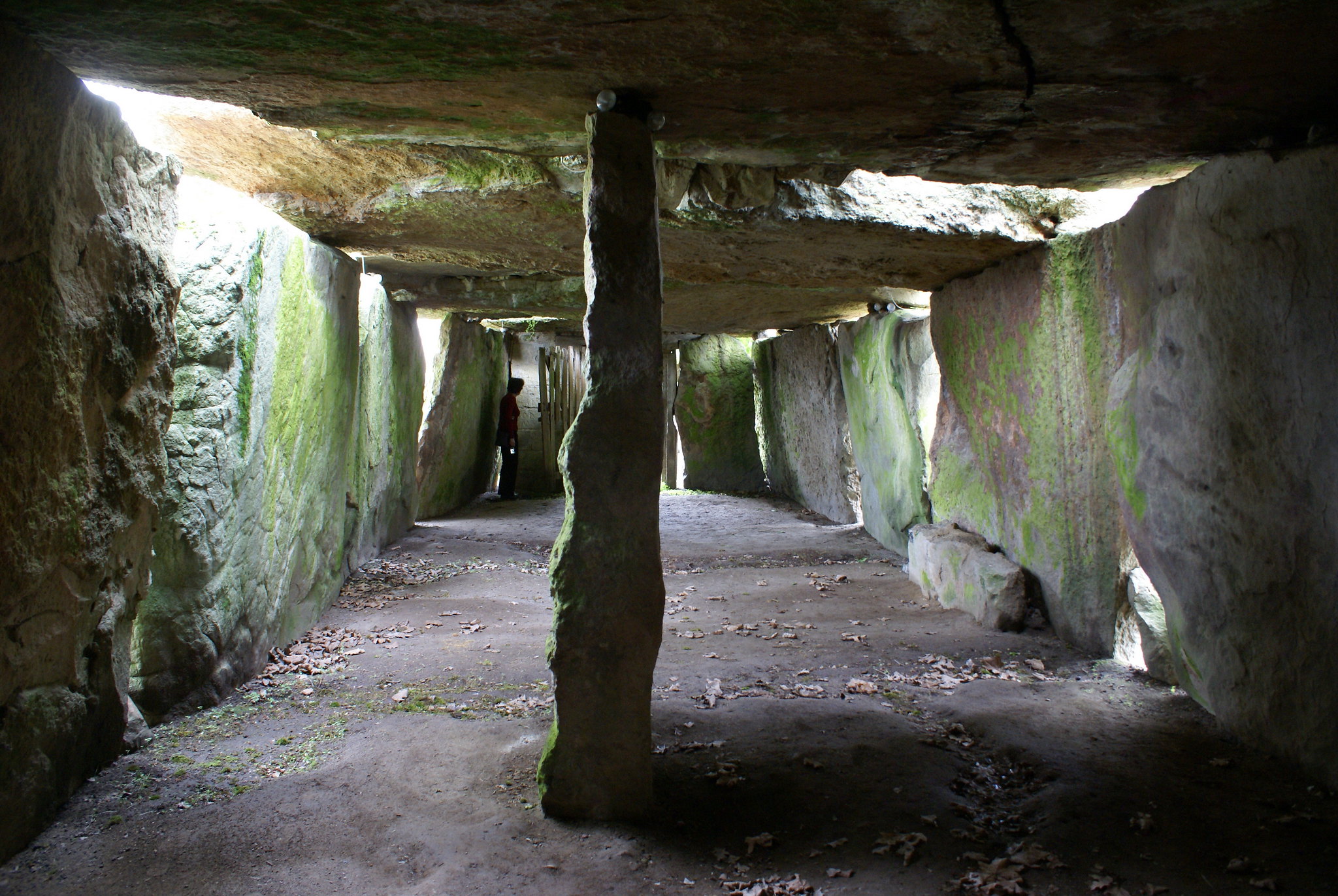 Le dolmen de Bagneux : la Roche aux Fées de Saumur le dolmen de bagneux la roche aux fees de saumur 4 le-dolmen-de-bagneux-la-roche-aux-fees-de-saumur-4.