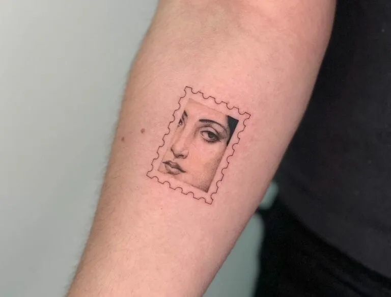 Les tatouages timbres d'Ash Aurich : mini chefs-d'œuvre sur la peau les tatouages timbres dash aurich mini chefs doeuvre sur la peau 6 les-tatouages-timbres-dash-aurich-mini-chefs-doeuvre-sur-la-peau-6